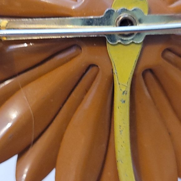 Vintage Mod Flower Daisy Pin Brown Yellow Metal 3 Inch 70s Retro - Picture 6 of 8